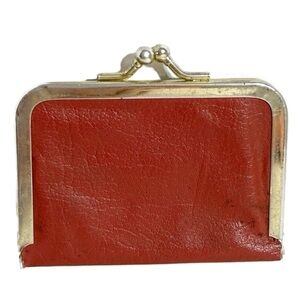 Vintage Unbranded Compact Red Leather Cardholder Kiss-Lock Closure Metal Frame
